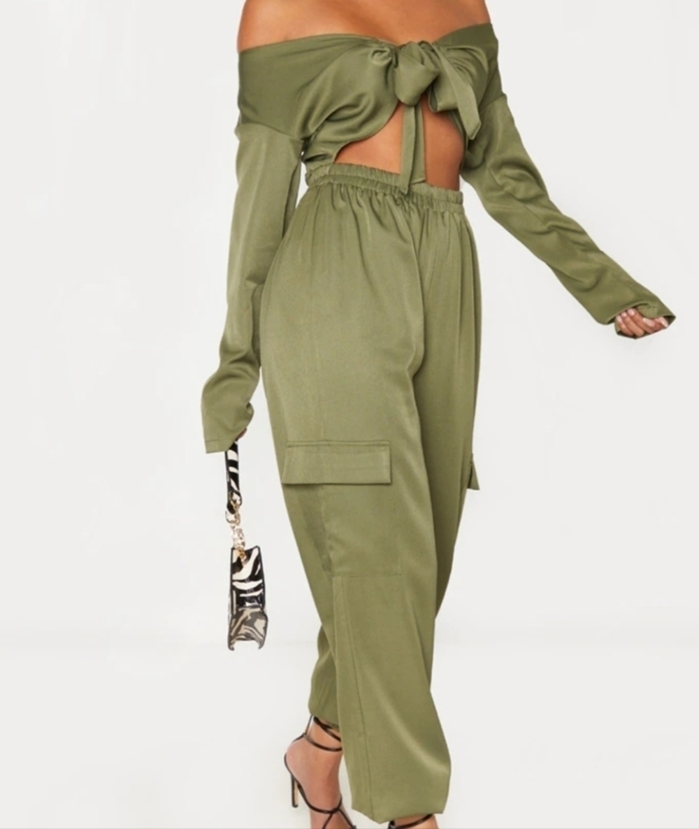 Pretty Little Thing olive drab tie front elastic waist cargo jogger jumpsuit - Picture 2 of 9